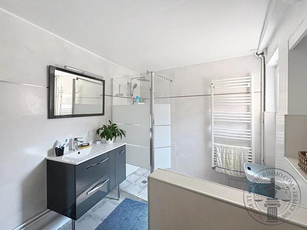Vente                                                      Maison
                        
                     6 pièces                      113 m2                     à Auneau