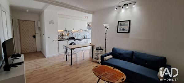 Location studio 9 m² Cergy