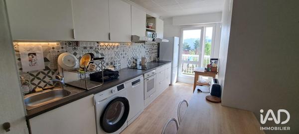 Location studio 9 m² Cergy
