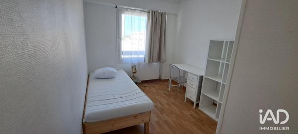 Location studio 9 m² Cergy