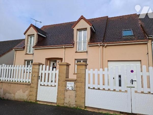 QUARTIER HOPITAL - UNIVERSITE - PROCHE TOUTES COMMODITES - RUE TRES CALME
Pavillon de 2006 com...