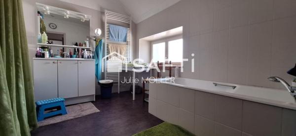 Maison familiale 5 chambres avec piscine à Guéret