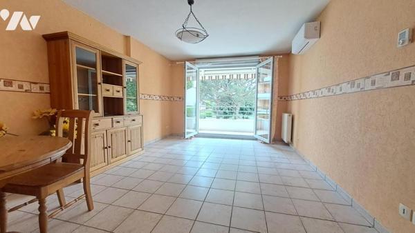 APPARTEMENT T2, PLACE DE PARKING ET CAVE