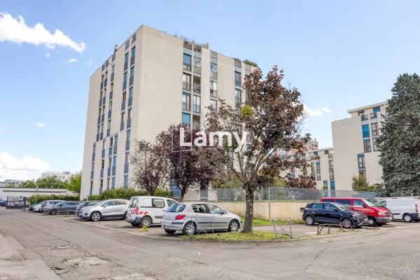 Appartement t4, balcon et parking