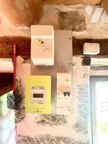 AUTHENTIQUE CORPS DE FERME EN GRANIT – Secteur Fontans (48700)