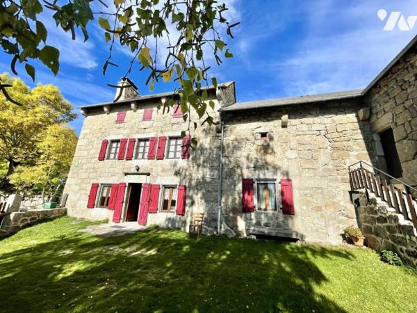 AUTHENTIQUE CORPS DE FERME EN GRANIT – Secteur Fontans (48700)