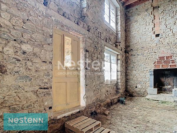 Propriete de caractere a renover. Vue imprenable et environnement d exception a Saint-Donan !