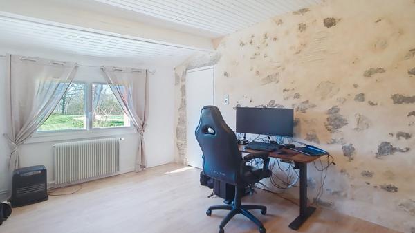 A vendre Maison à Pompiey 4 pièce(s) 96 m2 avec jardin et dépendance à rénover