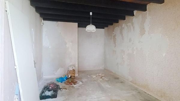 A vendre Maison à Pompiey 4 pièce(s) 96 m2 avec jardin et dépendance à rénover