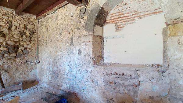 A vendre Maison à Pompiey 4 pièce(s) 96 m2 avec jardin et dépendance à rénover