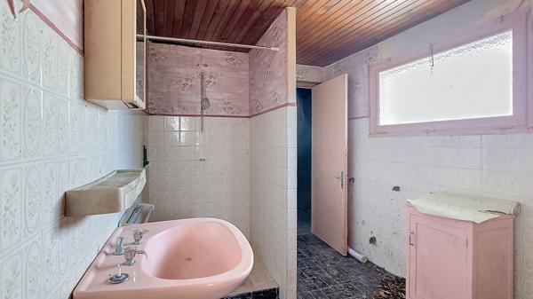 A vendre Maison à Pompiey 4 pièce(s) 96 m2 avec jardin et dépendance à rénover