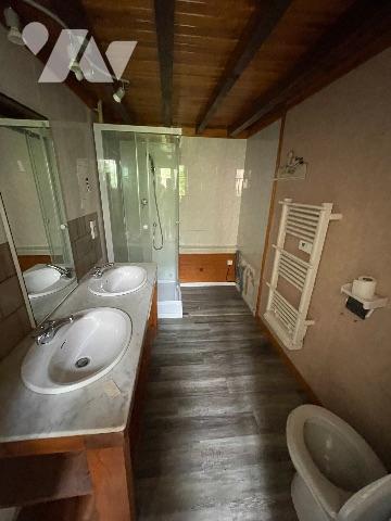 MASSEUBE (32) Ancien restaurant et appartement à l'étage.