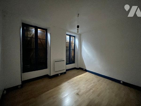 MASSEUBE (32) Ancien restaurant et appartement à l'étage.