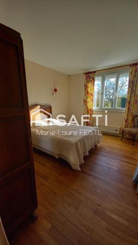 Jolie maison avec ces  3 chambres, un sous-sol, des dépendances,  un terrain de 3 873 m².