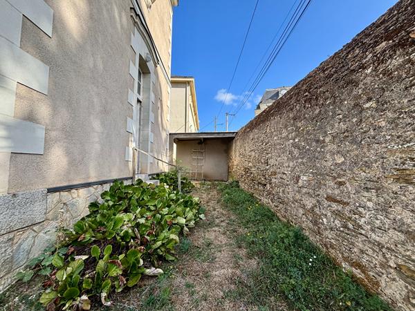A Vendre Maison 10 pièces Angers - Secteur Doutre - CHU