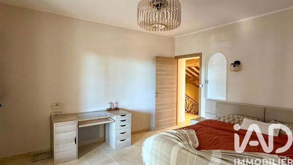 Maison à vendre 10 pièces 225 m² Carpentras