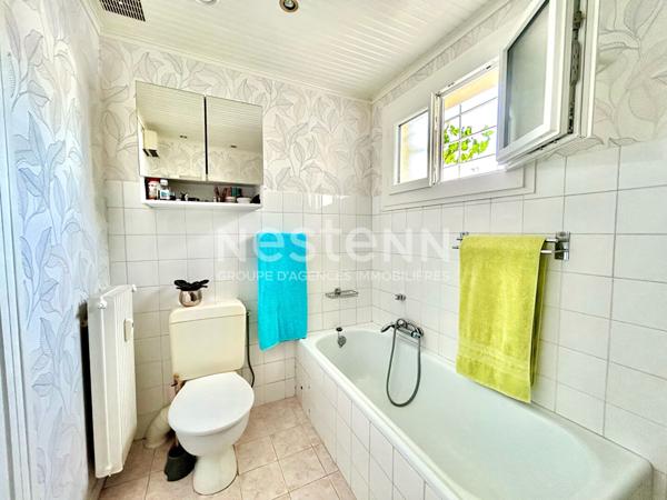 RIQUIER (06300) : DERNIER ETAGE ! Grand studio de 30,11M2 avec vaste terrasse et véranda