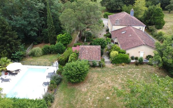 Maison à vendre    12 pièces •  Buanes