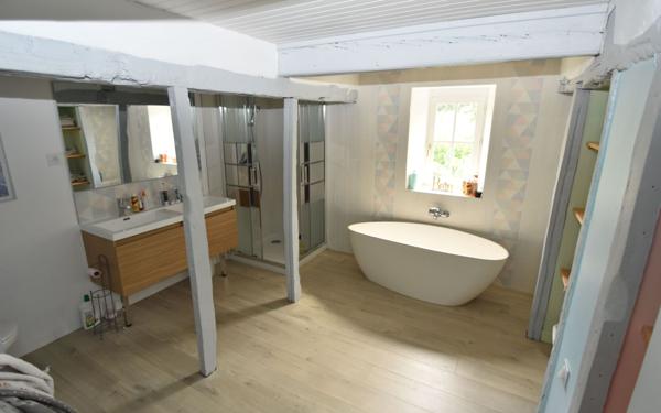 Maison à vendre    12 pièces •  Buanes