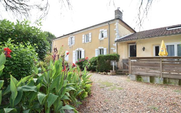 Maison à vendre    12 pièces •  Buanes