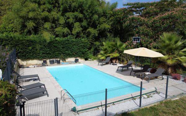 Maison à vendre    12 pièces •  Buanes