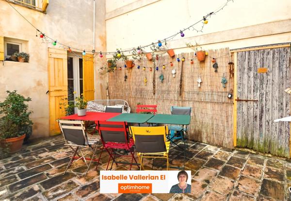 A vendre Aigues-Mortes (Gard) - Maison intra-muros 6 pièces avec patio
