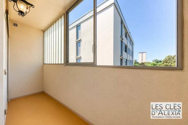 T4 traversant quartier PASTEUR, 75,83 m² / Loggia fermée / Balcon / Parking collectif