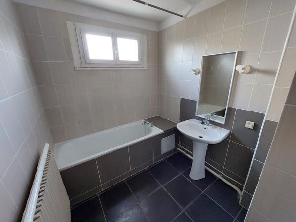 Appartement + annexe + parking