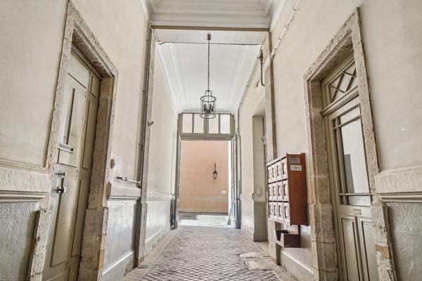 Lyon 2 – Quartier Ainay | Appartement de caractère de 83 m² dans un bel immeuble de 1860