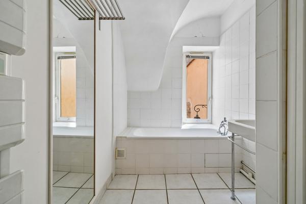Lyon 2 – Quartier Ainay | Appartement de caractère de 83 m² dans un bel immeuble de 1860