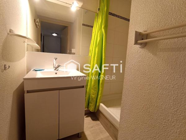 Duplex climatisé en excellent état au dernier étage