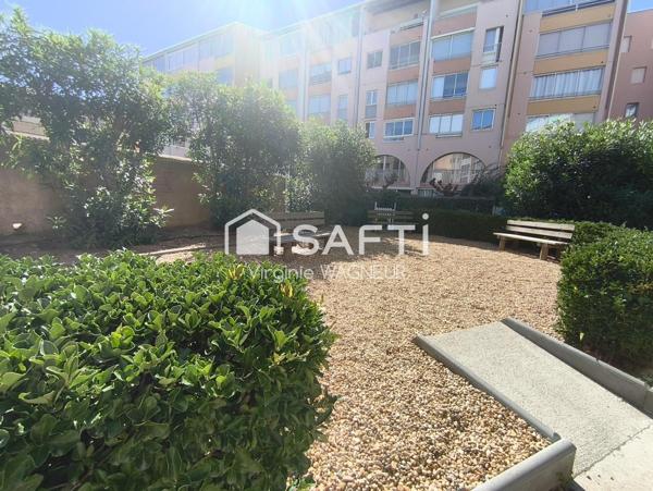 Duplex climatisé en excellent état au dernier étage