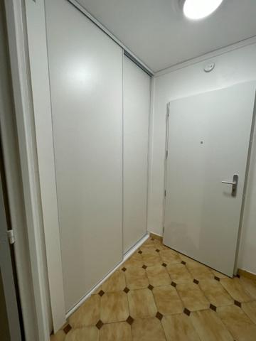 Studio entièrement rénové avec parking numérotée en Centre ville