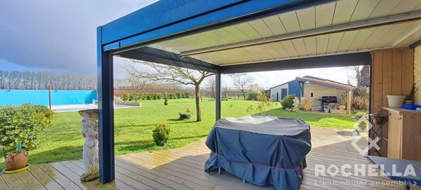 ancien corps de ferme rénové de 470 m2 avec piscine et dépendances, sur parcelle de 2174 m2