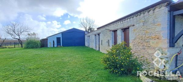 ancien corps de ferme rénové de 470 m2 avec piscine et dépendances, sur parcelle de 2174 m2