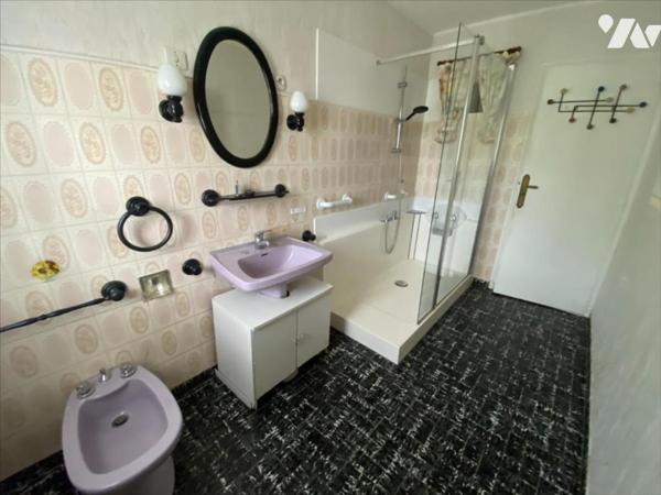 DREUX - PAVILLON 4 chambres jardin 638 m²