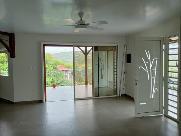 Appartement à louer    4 pièces • 124 m2 Le Marin