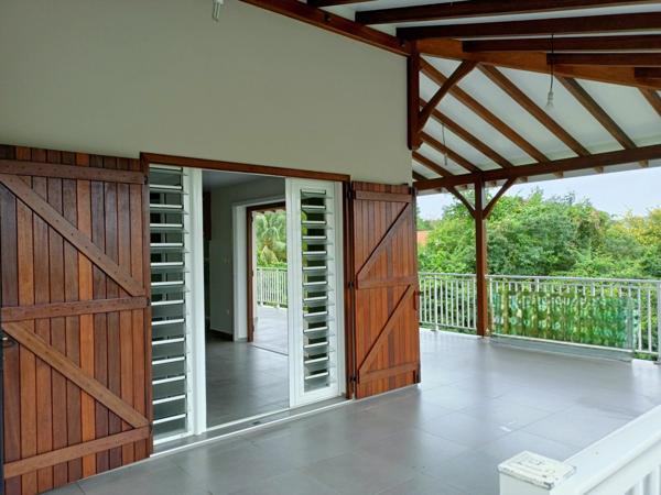 Appartement à louer    4 pièces • 124 m2 Le Marin