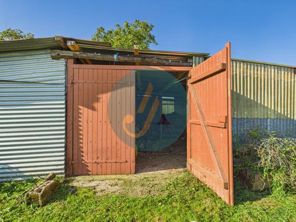 Jailly (58330) Charmante longère plain-pied, 3 chambres avec dépendances et terrain