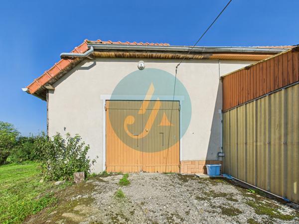 Jailly (58330) Charmante longère plain-pied, 3 chambres avec dépendances et terrain