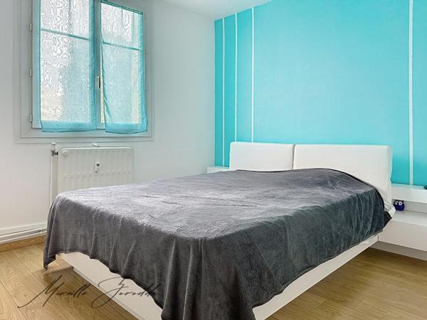 Appartement Nimes 3 pièces 64 m²  avec garage loggia et cave