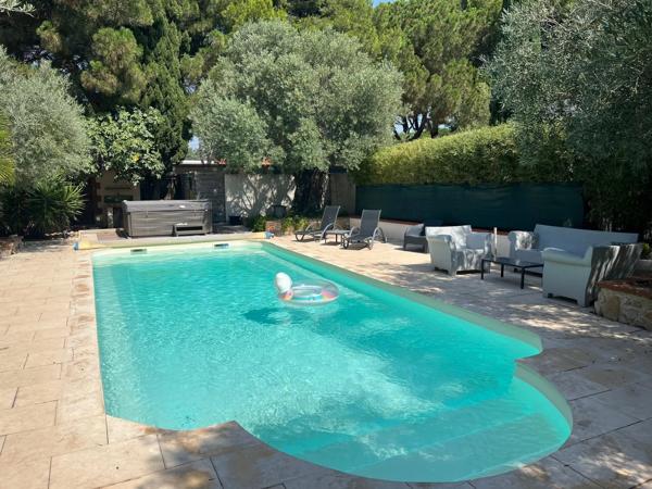 PROPRIETE COMPOSEE DE 5 GITES ET D’UNE GRANDE HABITATION PRIVEE, 2 PISCINES SUR TERRAIN ARBORE, ELNE