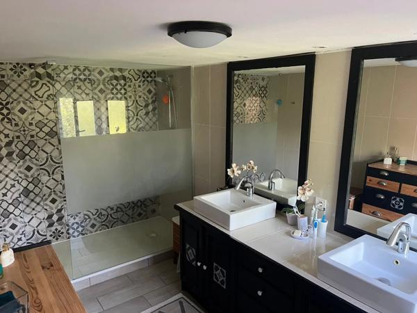 PROPRIETE COMPOSEE DE 5 GITES ET D’UNE GRANDE HABITATION PRIVEE, 2 PISCINES SUR TERRAIN ARBORE, ELNE