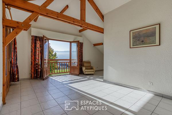 Maison seventies avec jardin arboré