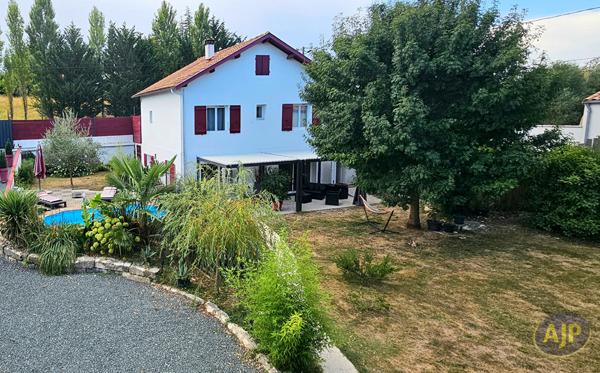 Vente maison Saintes : 390 500 € - AJP Immobilier Saintes