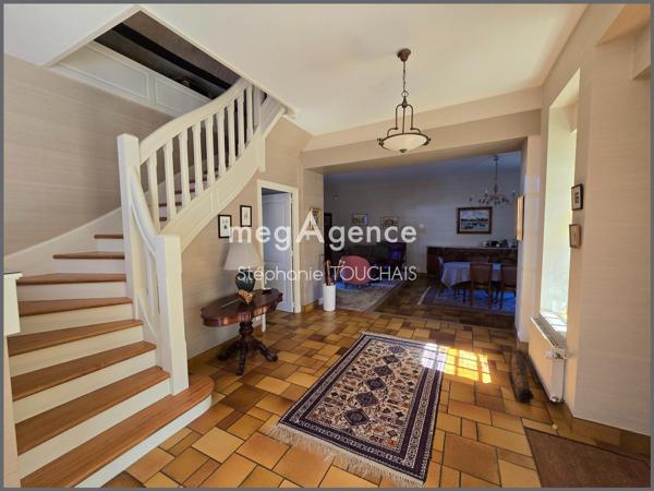 Maison à Fougères, 35133 - 9 pièces 225m²