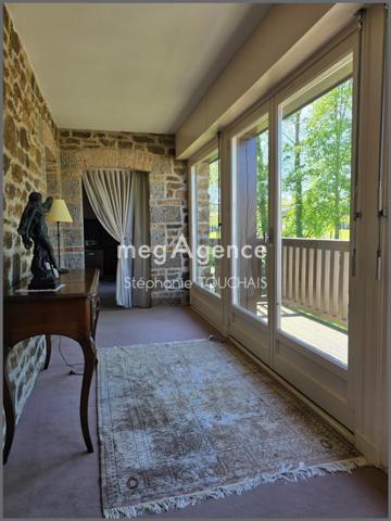 Maison à Fougères, 35133 - 9 pièces 225m²