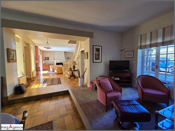 Maison à Fougères, 35133 - 9 pièces 225m²
