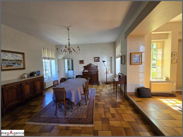 Maison à Fougères, 35133 - 9 pièces 225m²