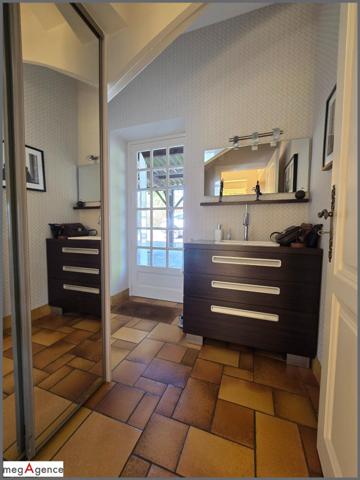 Maison à Fougères, 35133 - 9 pièces 225m²